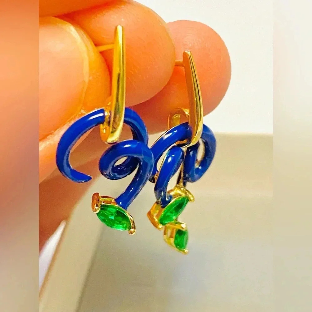 Asymmetric design ster silver earrings